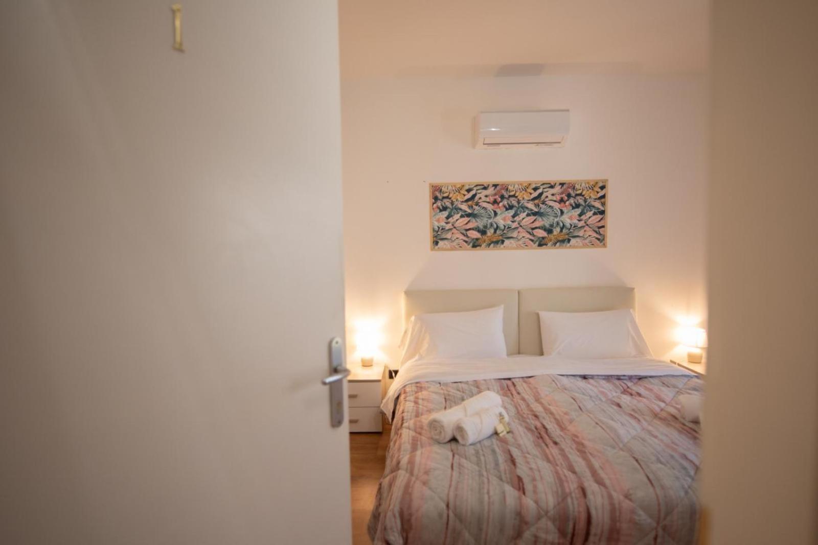 Gardenhouse - Wifi And Garden Hotel เวโรนา ภายนอก รูปภาพ
